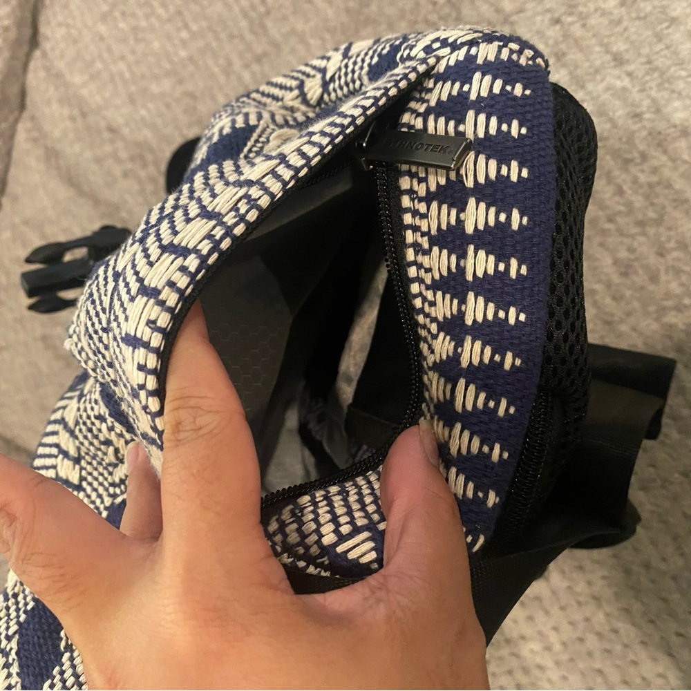 ETHNOTEK Cyclo Sling Crossbody - Picture 9 of 15